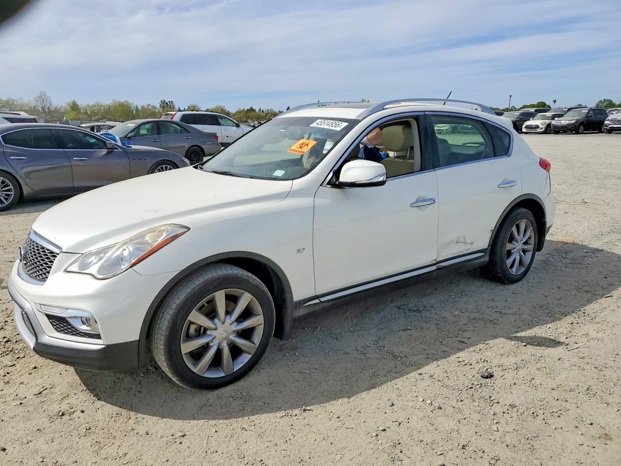 JN1BJ0RR1GM270819 · 2016 INFINITI QX50