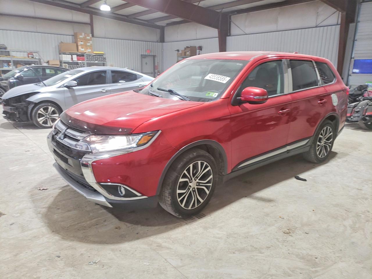 JA4AZ3A33HZ011984 · 2017 MITSUBISHI OUTLANDER