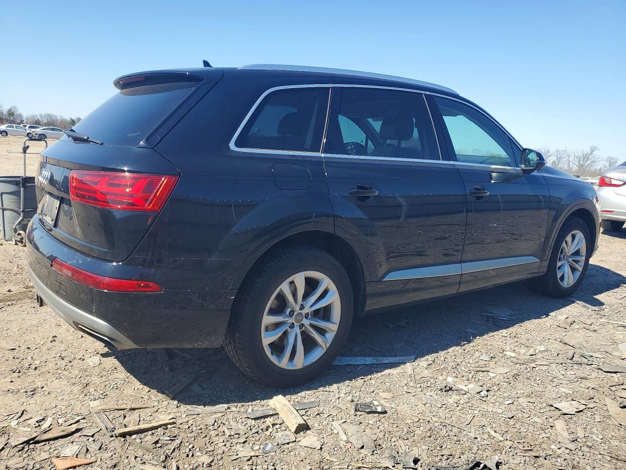 WA1AAAF71KD002373 · 2019 AUDI Q7 · 3/13