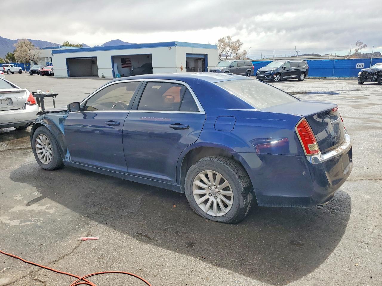 2C3CCAAG8EH361392 · 2014 CHRYSLER 300 · 2/13