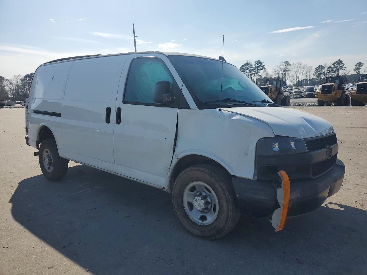 1GCWGAFP3J1339623 · 2018 CHEVROLET EXPRESS G2500 · 4/13