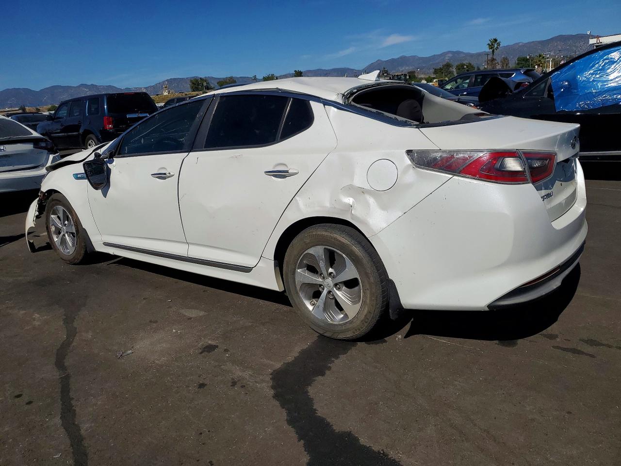 KNAGM4ADXG5095947 · 2016 KIA OPTIMA · 2/12