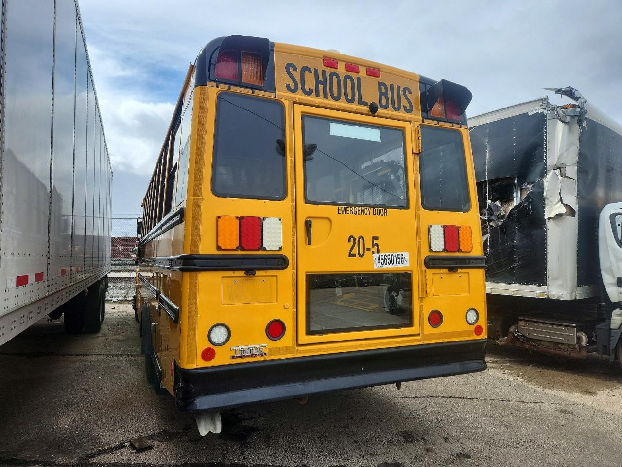 4UZABRFB5MCMD6124 · 2021 FREIGHTLINER CHASSIS · 3/10