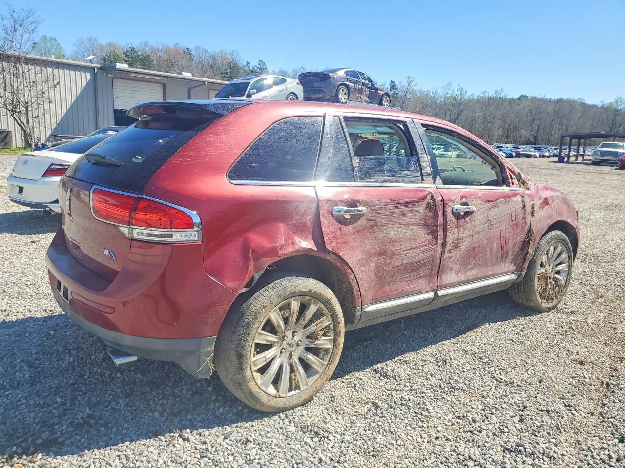 2LMDJ6JK0BBJ07715 · 2011 LINCOLN MKX · 3/12