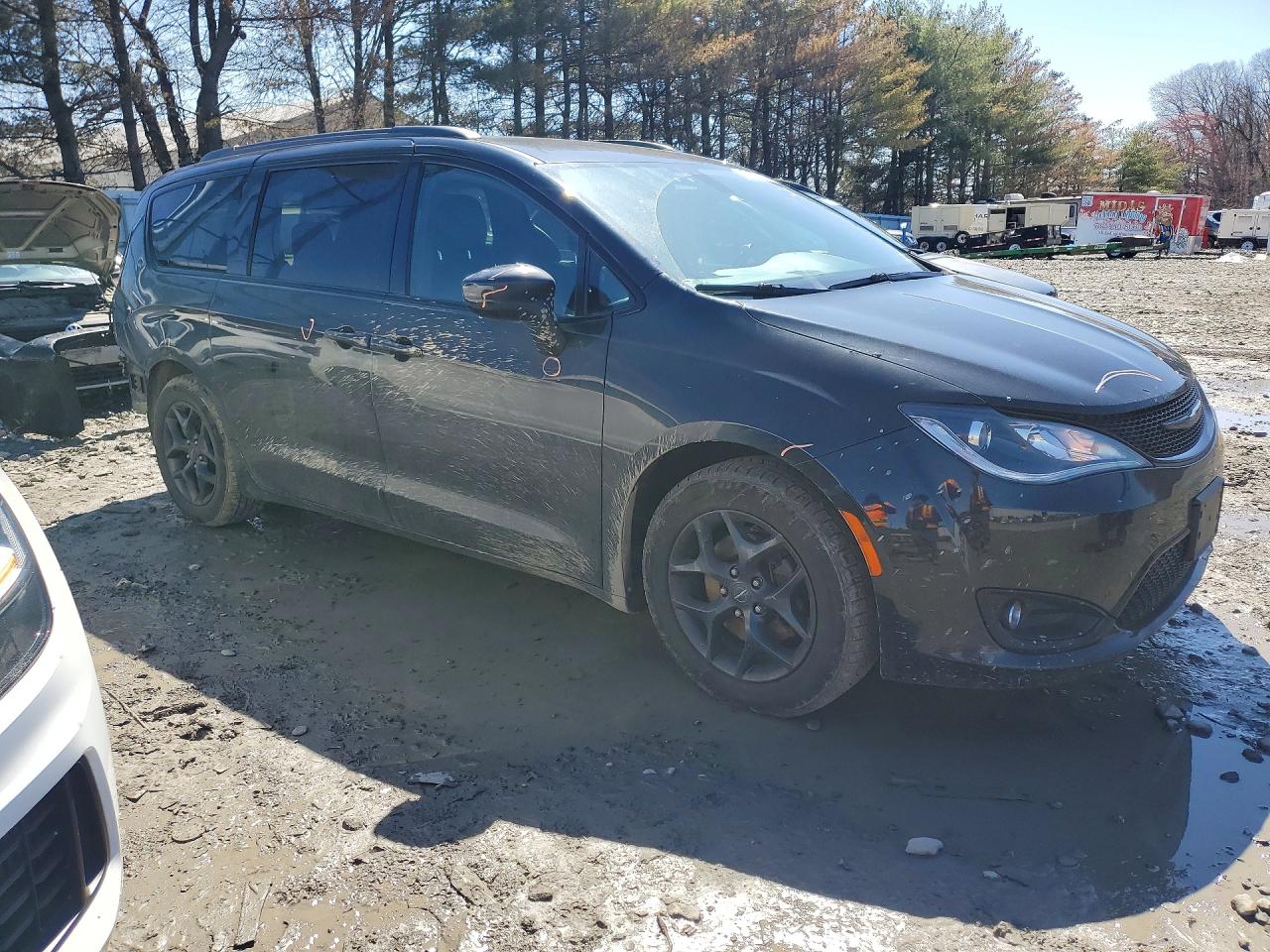2C4RC1BGXKR605053 · 2019 CHRYSLER PACIFICA · 4/13