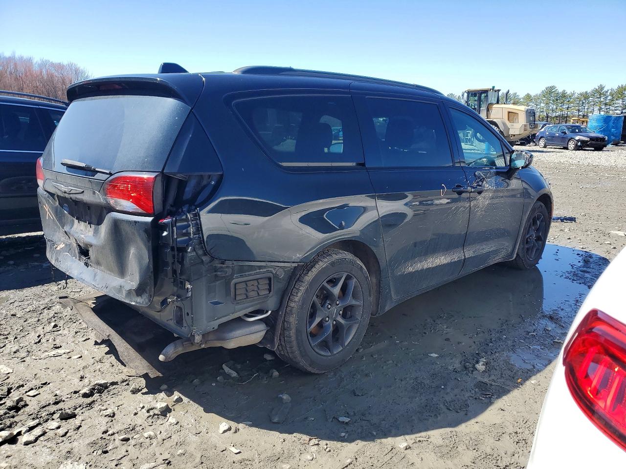 2C4RC1BGXKR605053 · 2019 CHRYSLER PACIFICA · 3/13