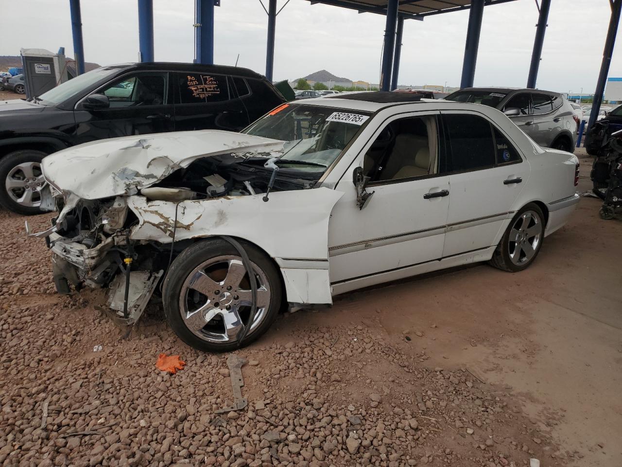WDBHA24G7YA847217 · 2000 MERCEDES-BENZ C