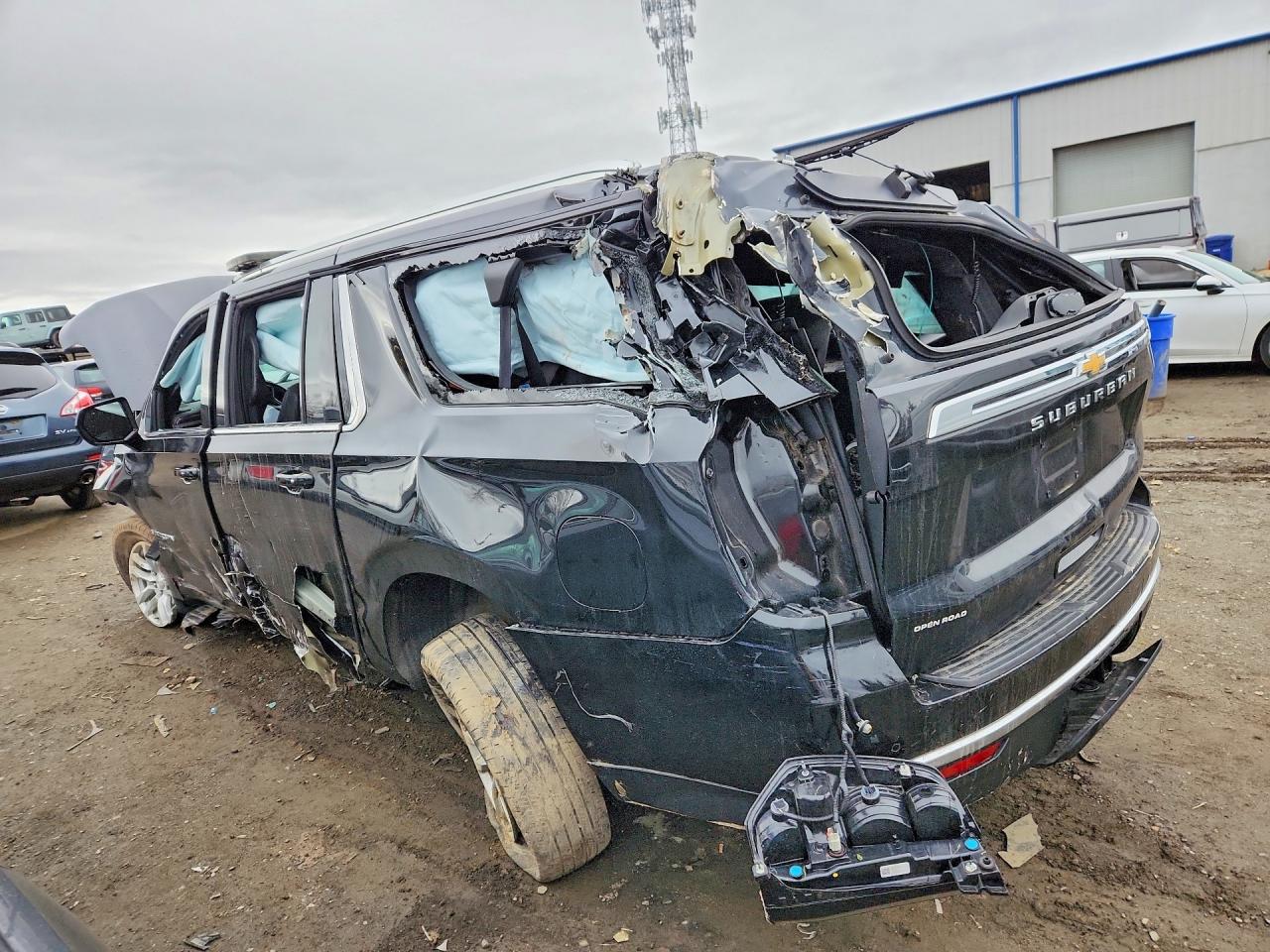 1GNSKBED9RR105338 · 2024 CHEVROLET SUBURBAN · 2/13