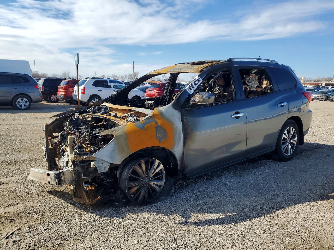 5N1DR2MM9HC907609 · 2017 NISSAN PATHFINDER