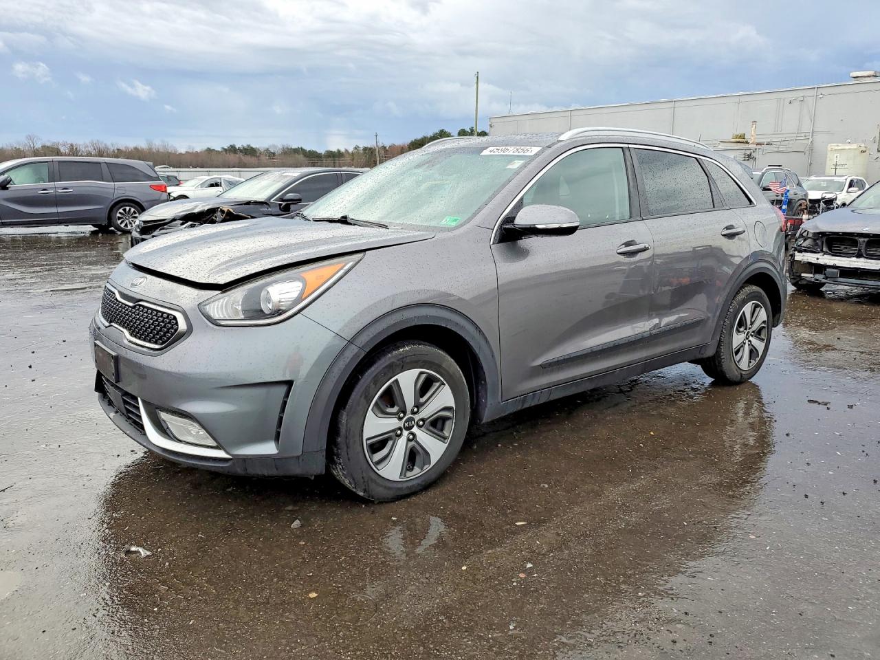 KNDCC3LC6J5110695 · 2018 KIA NIRO