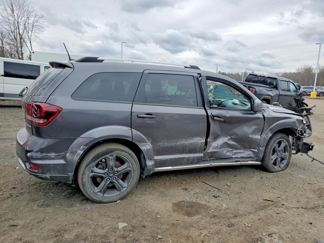 3C4PDCGB4LT272425 · 2020 DODGE JOURNEY · 3/13