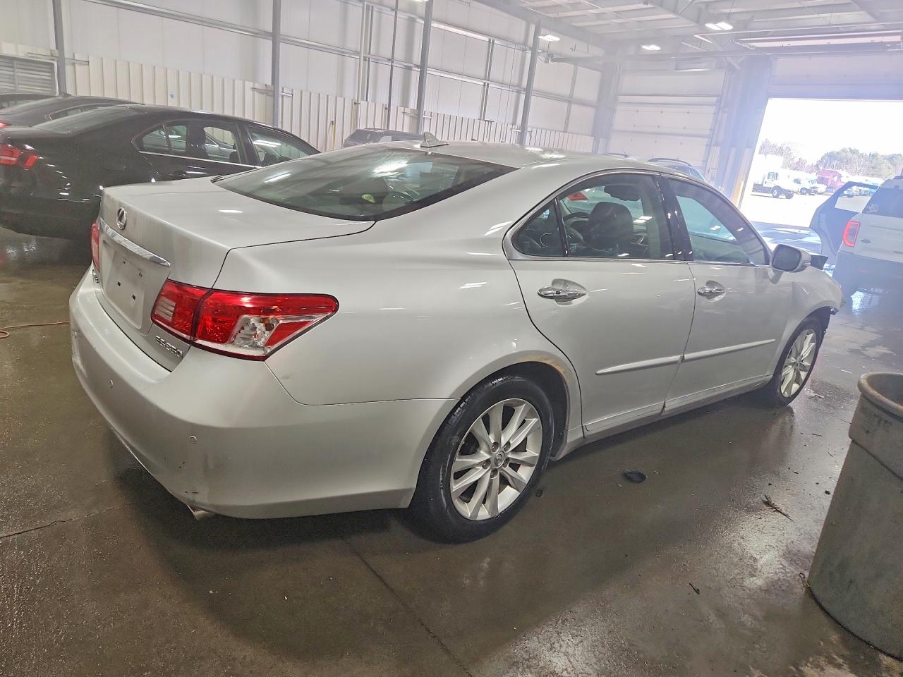 JTHBK1EG2A2405795 · 2010 LEXUS ES 350 · 3/12