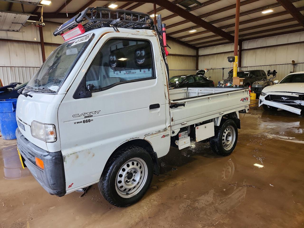 DD51T117558 · 1992 SUZUKI CARGO POD