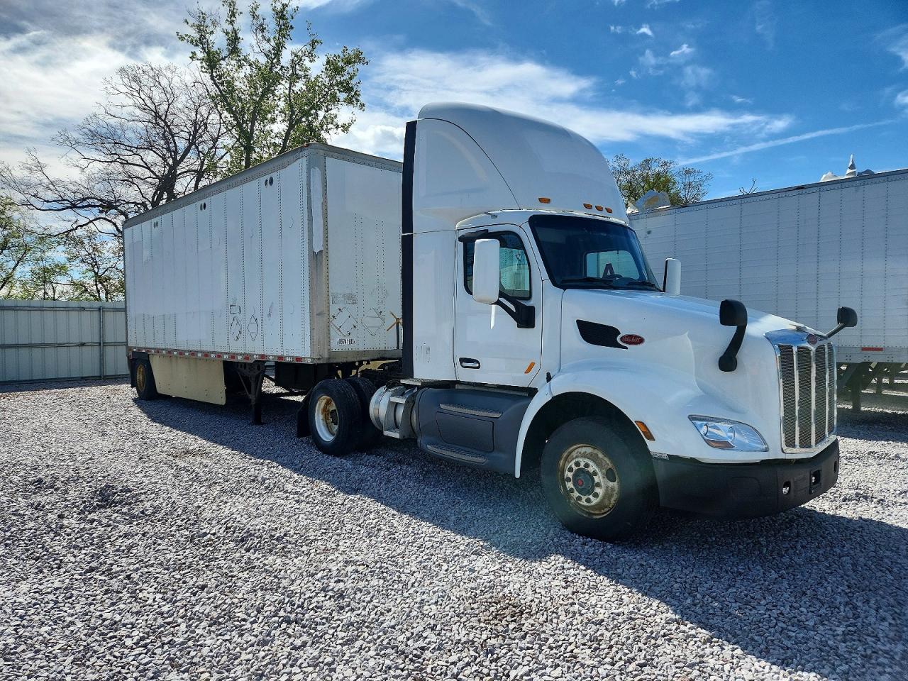 1XPBA48XXHD429003 · 2017 PETERBILT 579