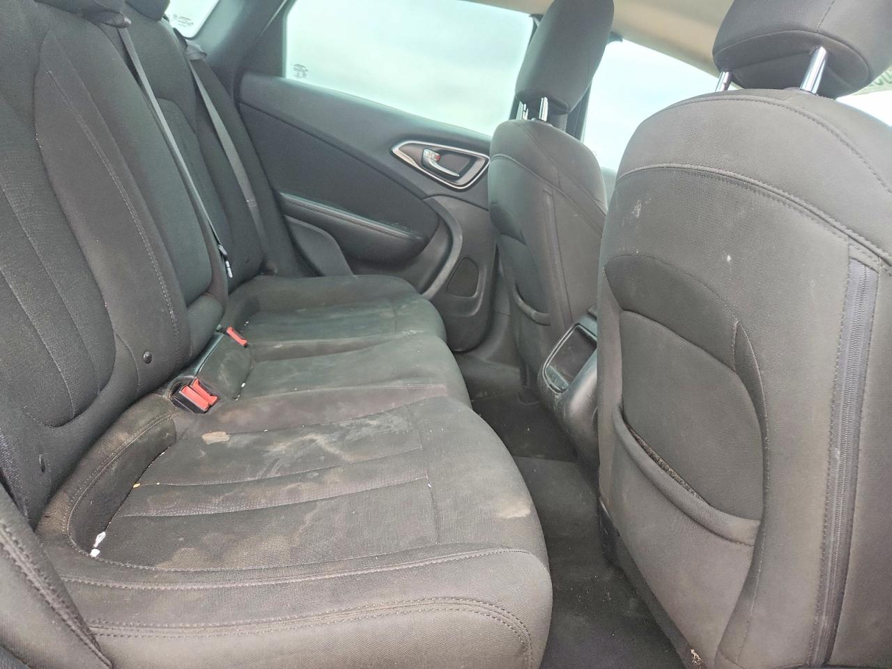 1C3CCCAB1GN128884 · 2016 CHRYSLER 200 · 10/12