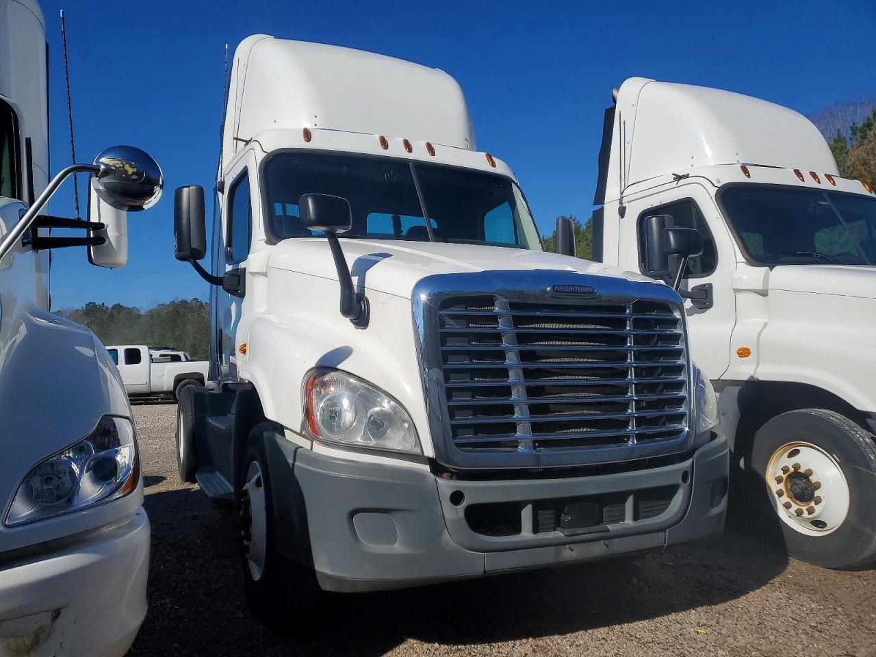 1FUBGEDV8GLHC5658 · 2016 FREIGHTLINER CASCADIA 125