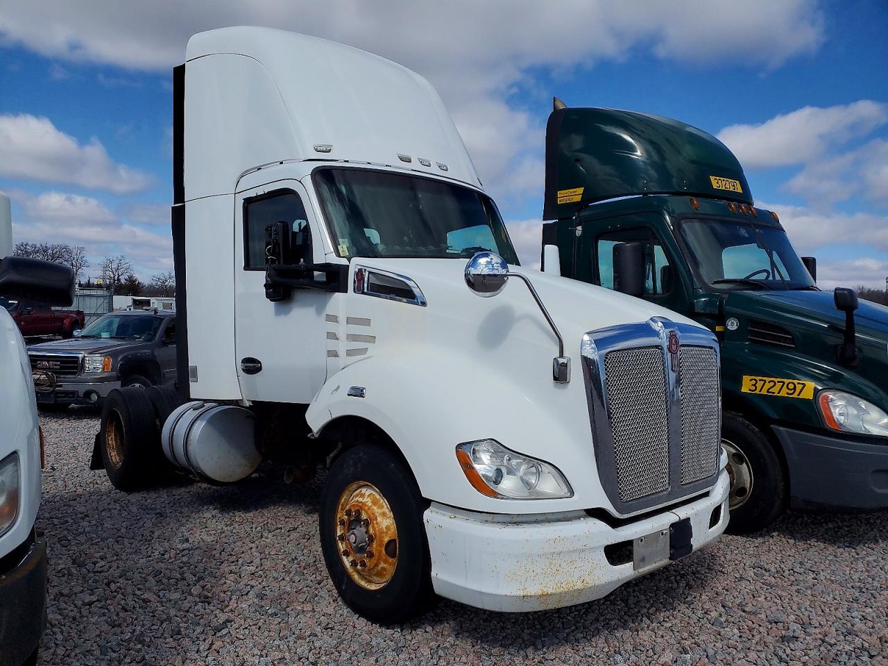 1XKYA48X6EJ402524 · 2014 KENWORTH T680