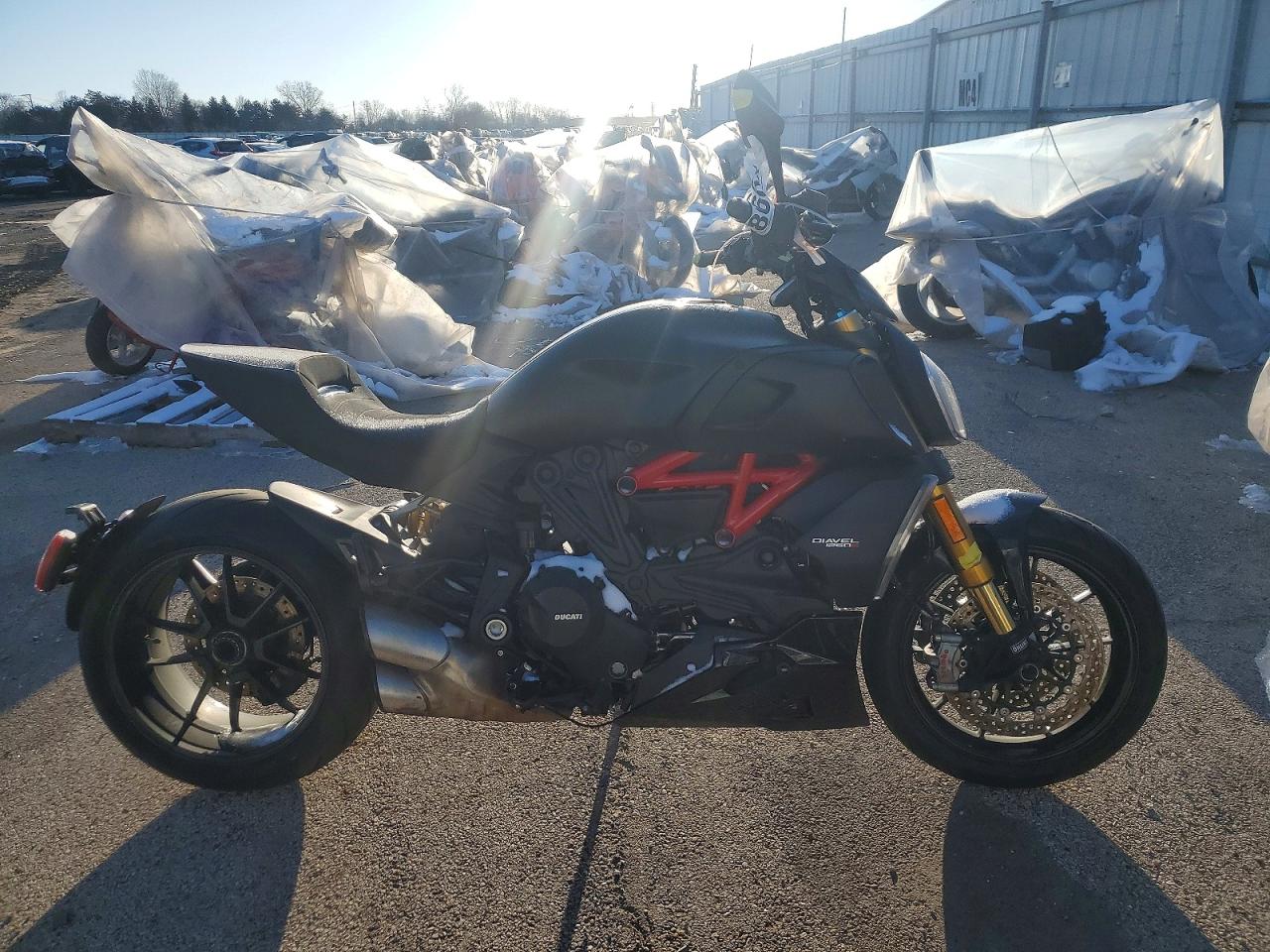 ZDMGAHRW3NB005680 · 2022 DUCATI DIAVEL
