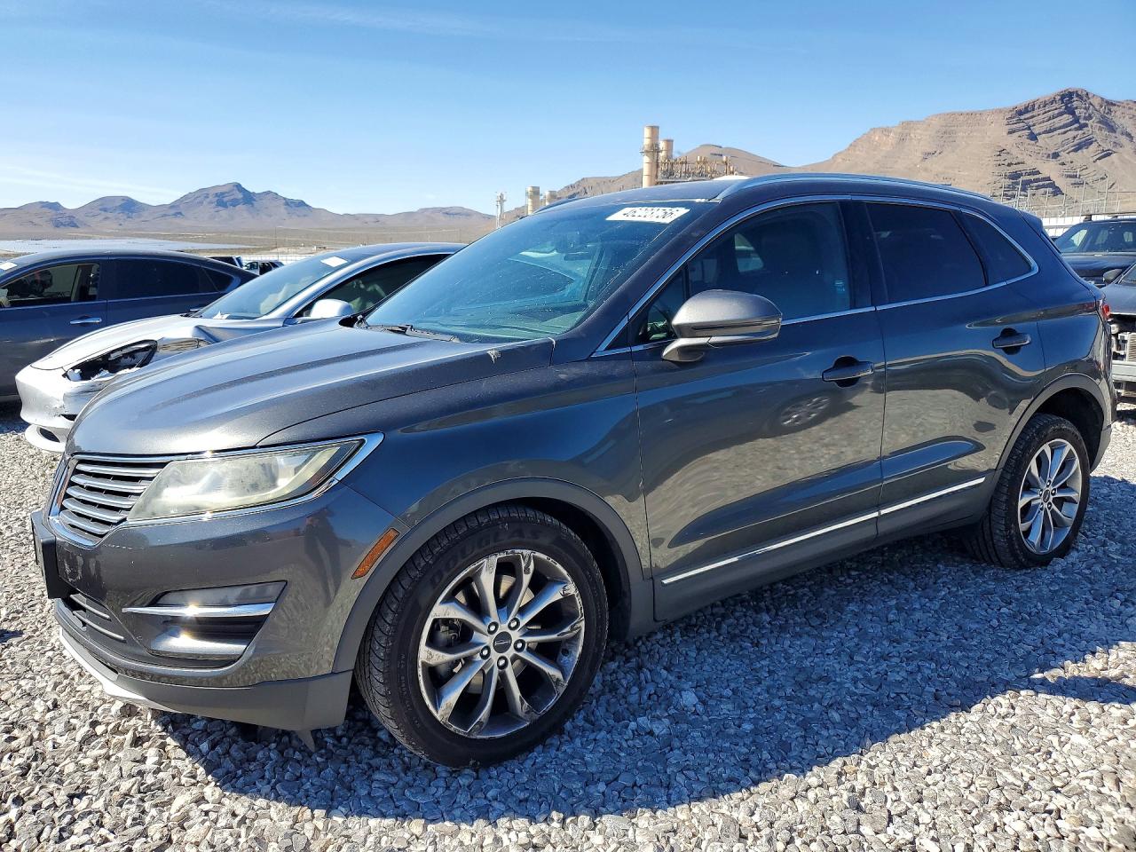 5LMCJ2C99HUL35660 · 2017 LINCOLN MKC