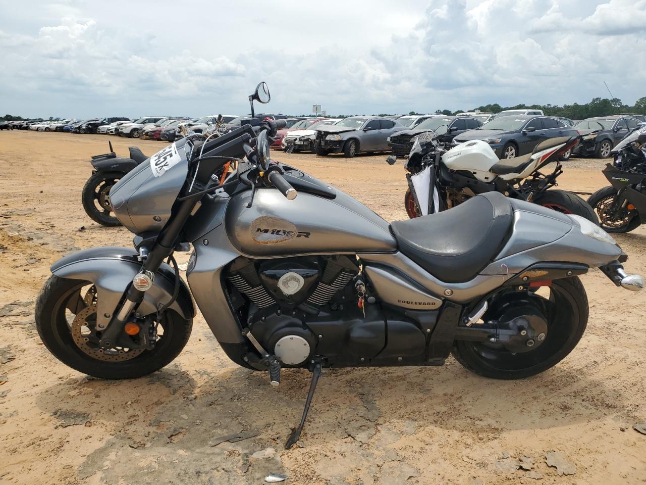 JS1VY53A7L7100442 · 2020 SUZUKI VZR1800 · 3/9