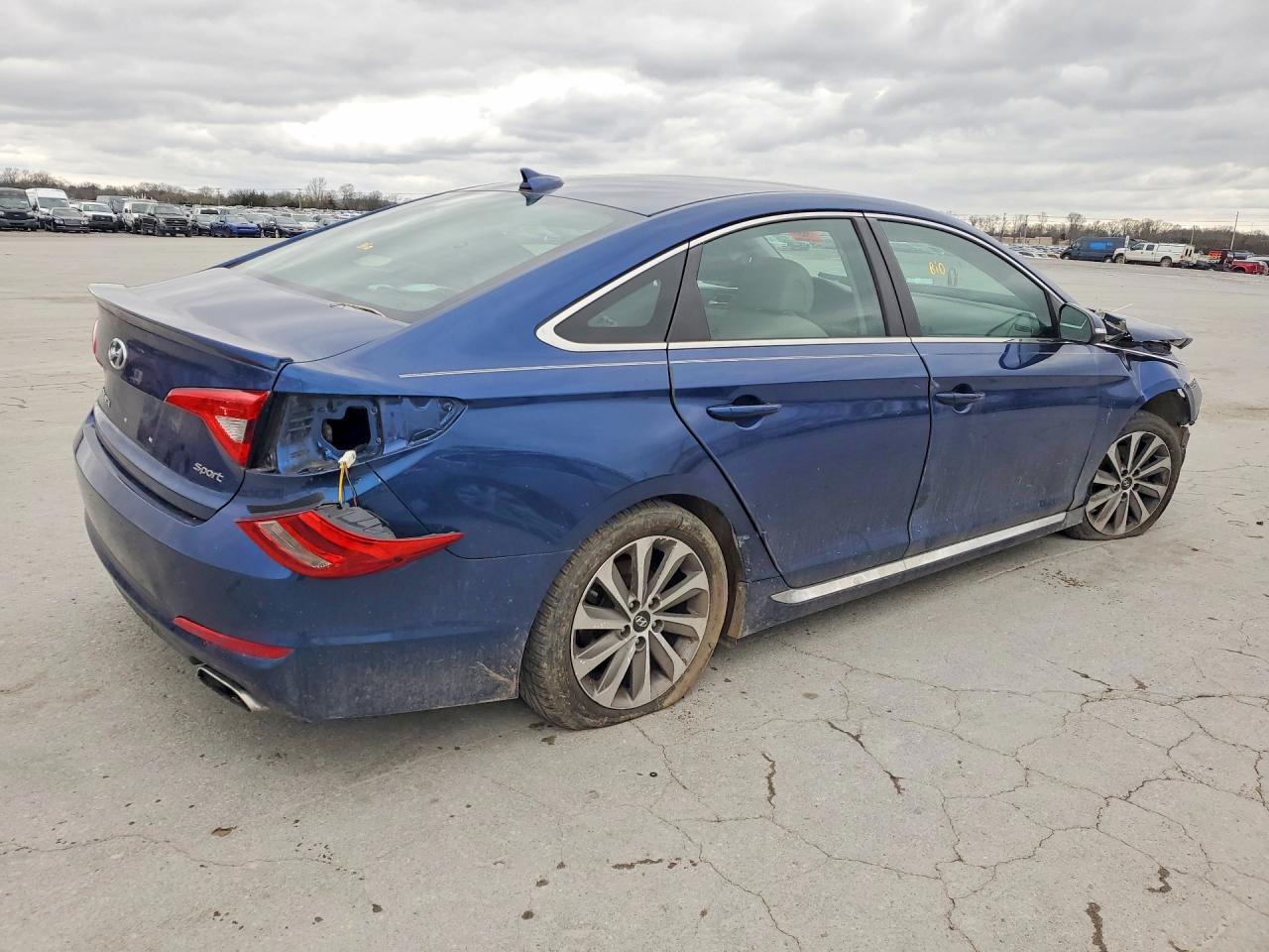 5NPE34AF2FH067959 · 2015 HYUNDAI SONATA · 3/12