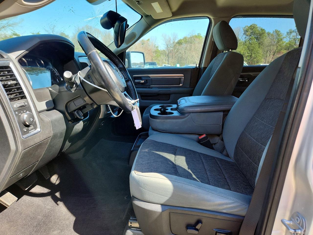 1C6RR7LG2HS763675 · 2017 RAM 1500 · 6/12