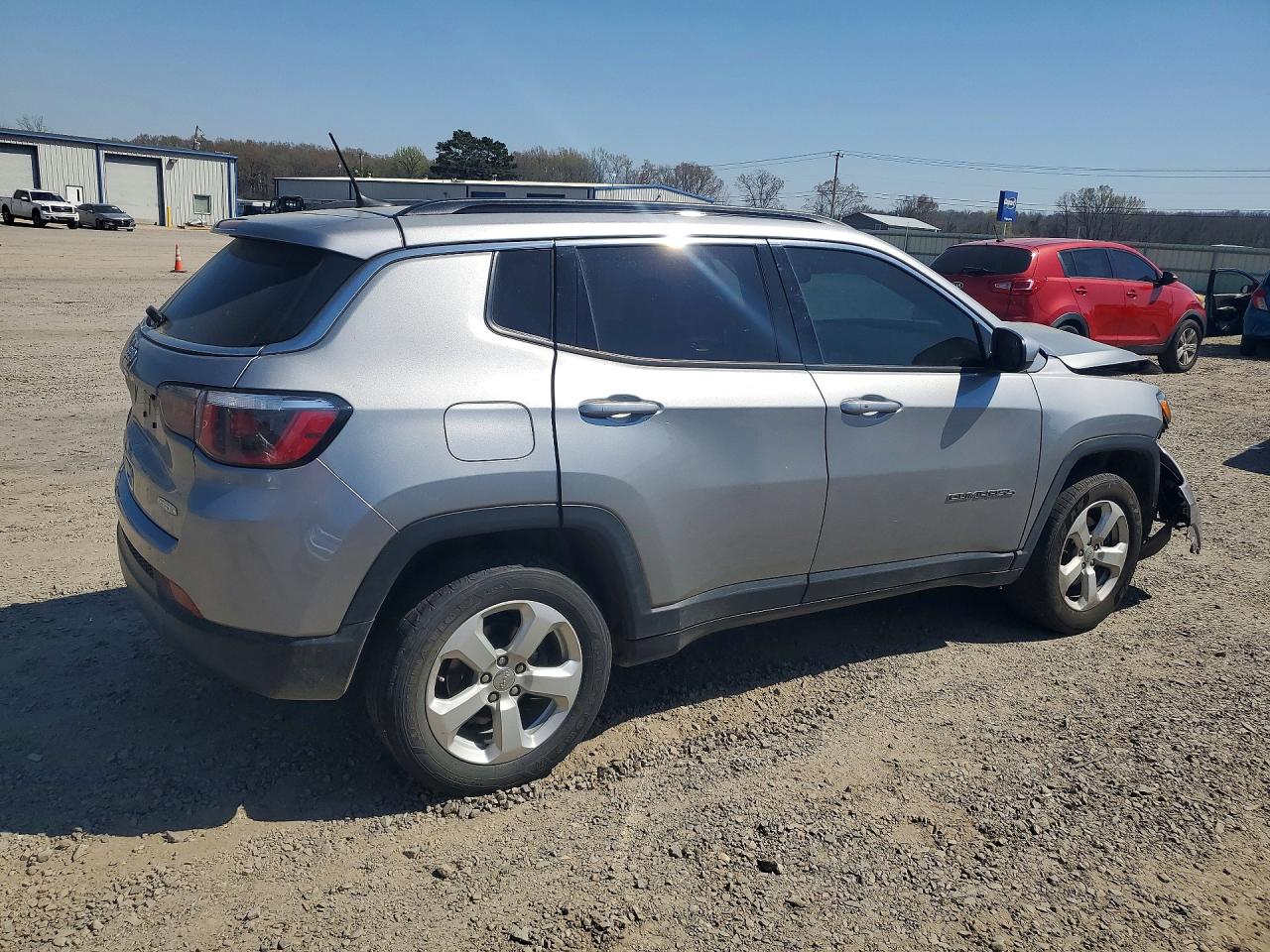3C4NJDBB0KT696857 · 2019 JEEP COMPASS · 3/13