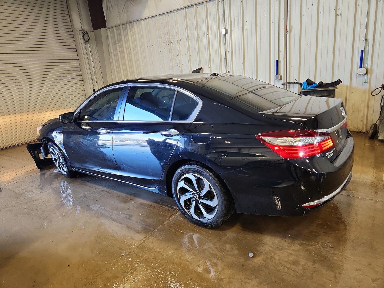 1HGCR2F05GA079161 · 2016 HONDA ACCORD · 2/12