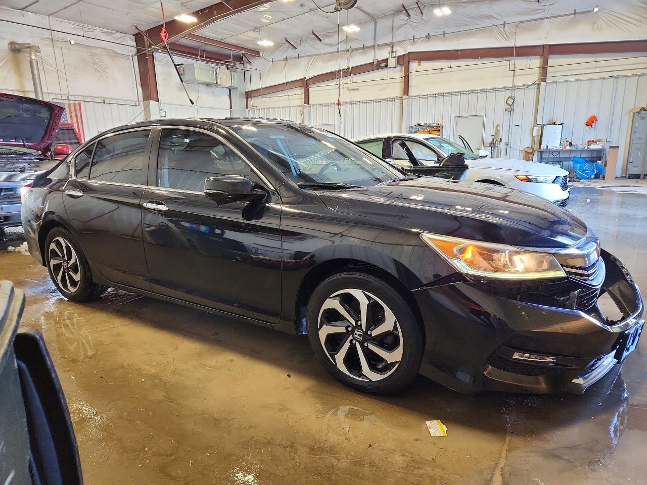 1HGCR2F05GA079161 · 2016 HONDA ACCORD · 4/12