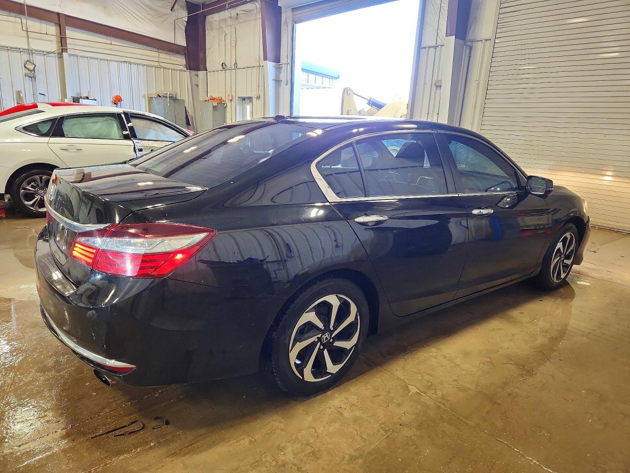 1HGCR2F05GA079161 · 2016 HONDA ACCORD · 3/12