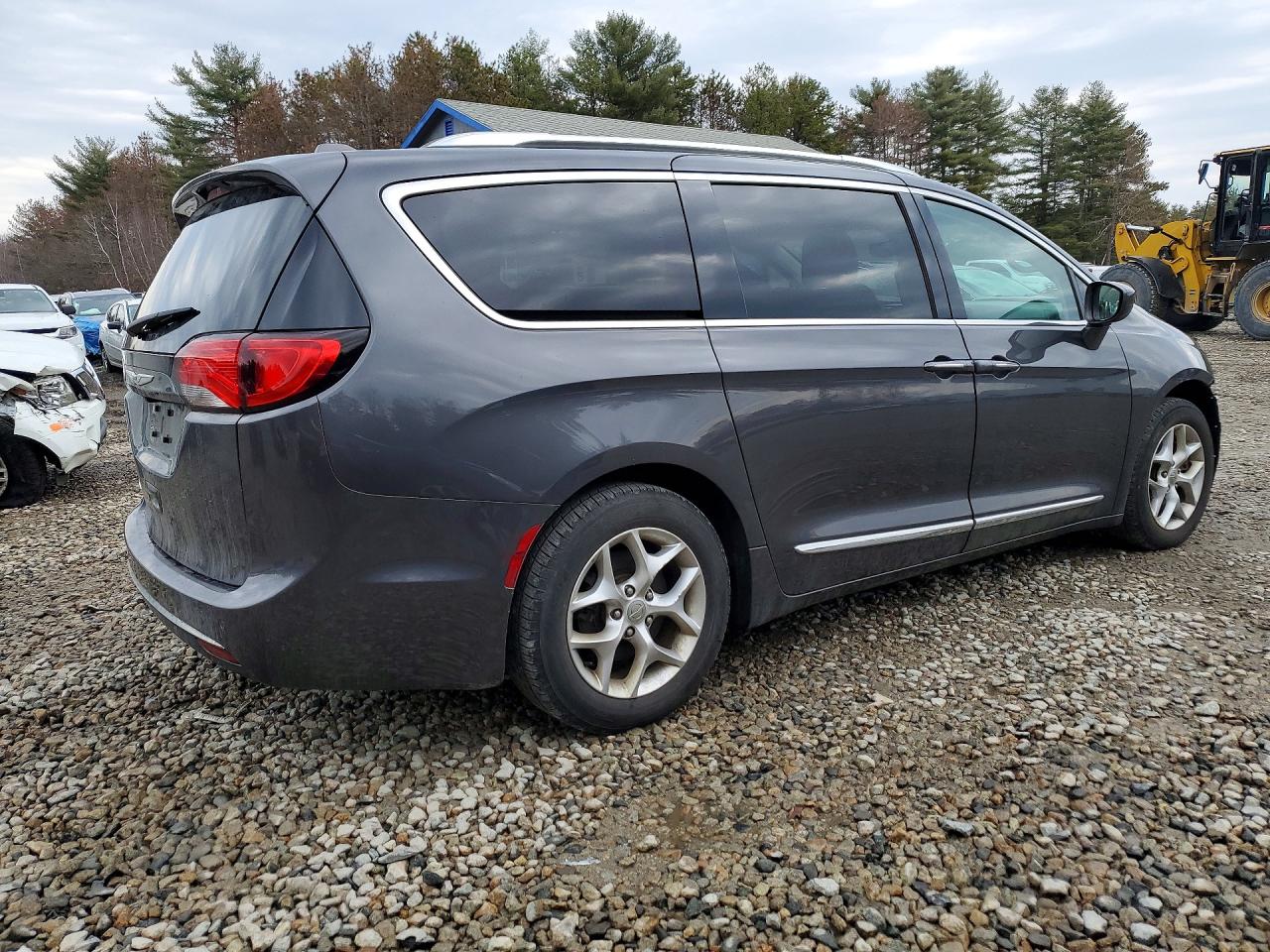 2C4RC1EG0KR576383 · 2019 CHRYSLER PACIFICA · 3/14