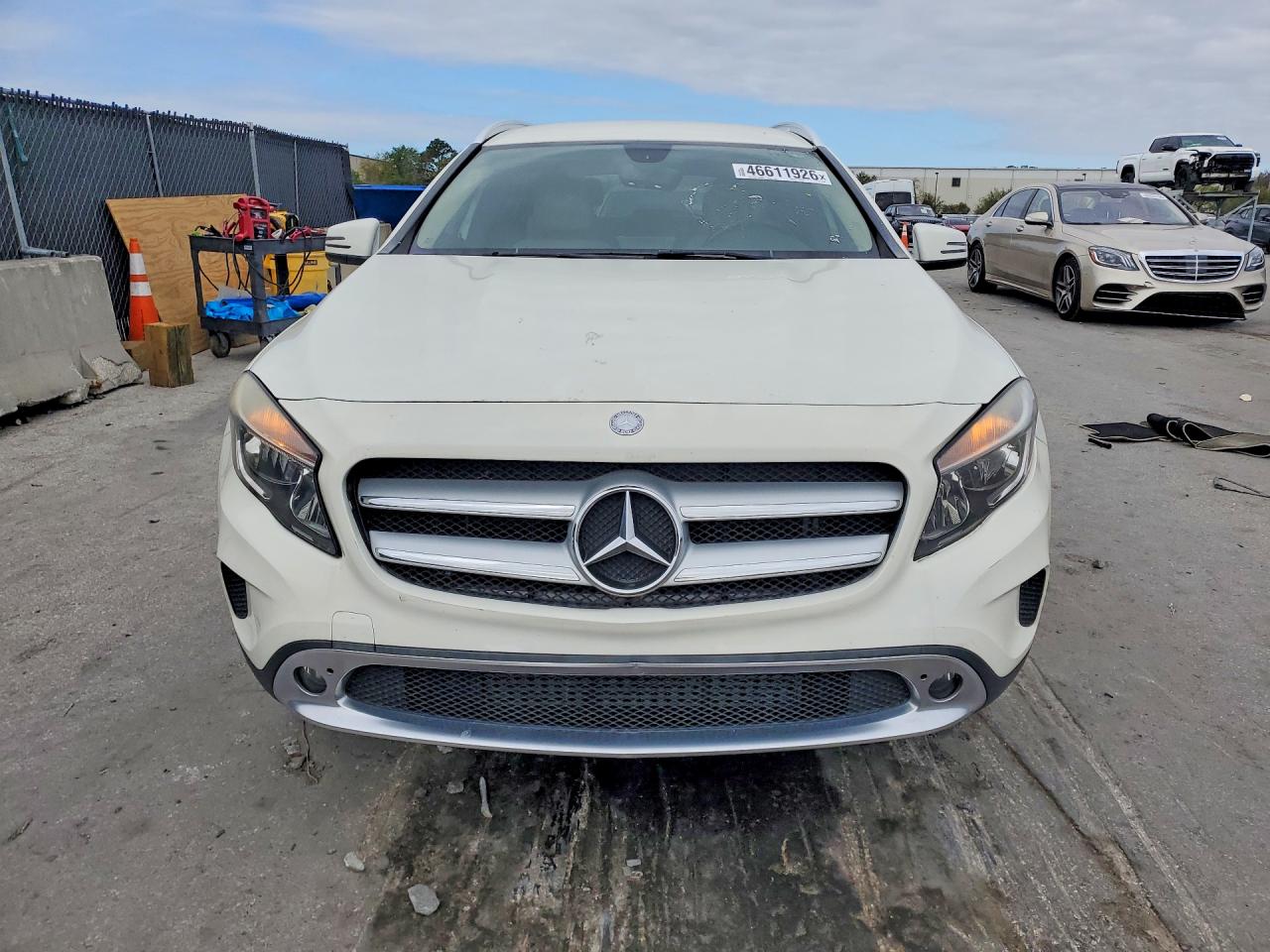 WDCTG4GB7FJ181960 · 2015 MERCEDES-BENZ GLA · 5/13