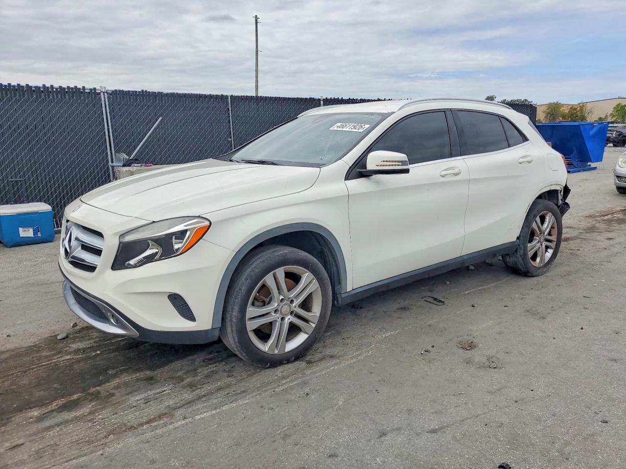 WDCTG4GB7FJ181960 · 2015 MERCEDES-BENZ GLA