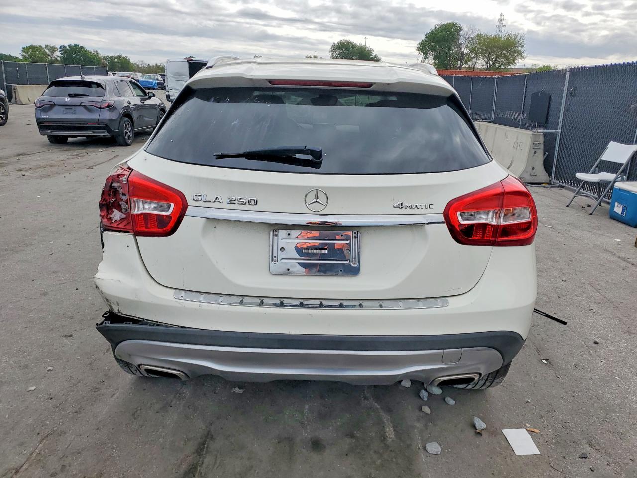 WDCTG4GB7FJ181960 · 2015 MERCEDES-BENZ GLA · 6/13