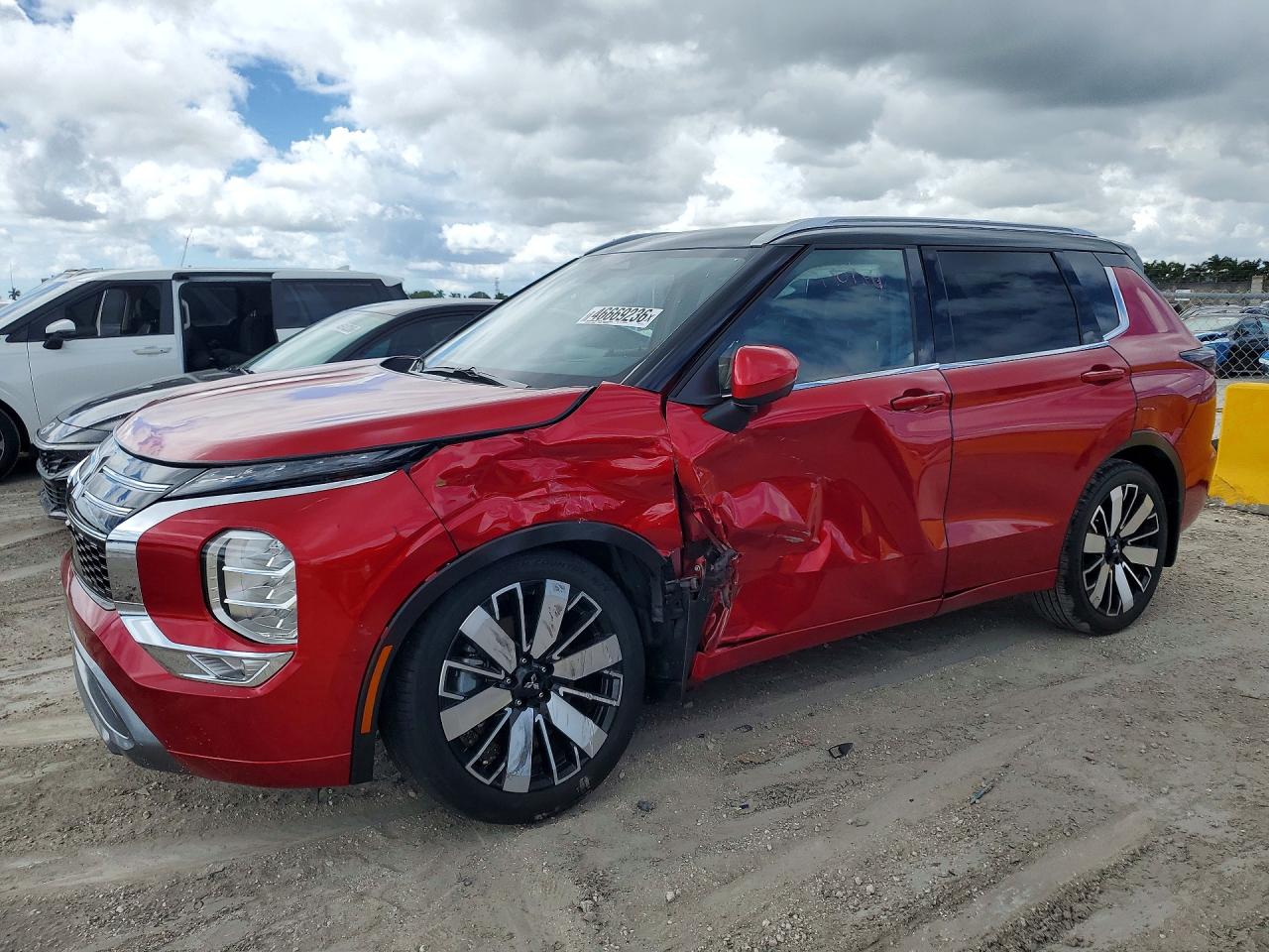 JA4J3WA81SZ023749 · 2025 MITSUBISHI OUTLANDER