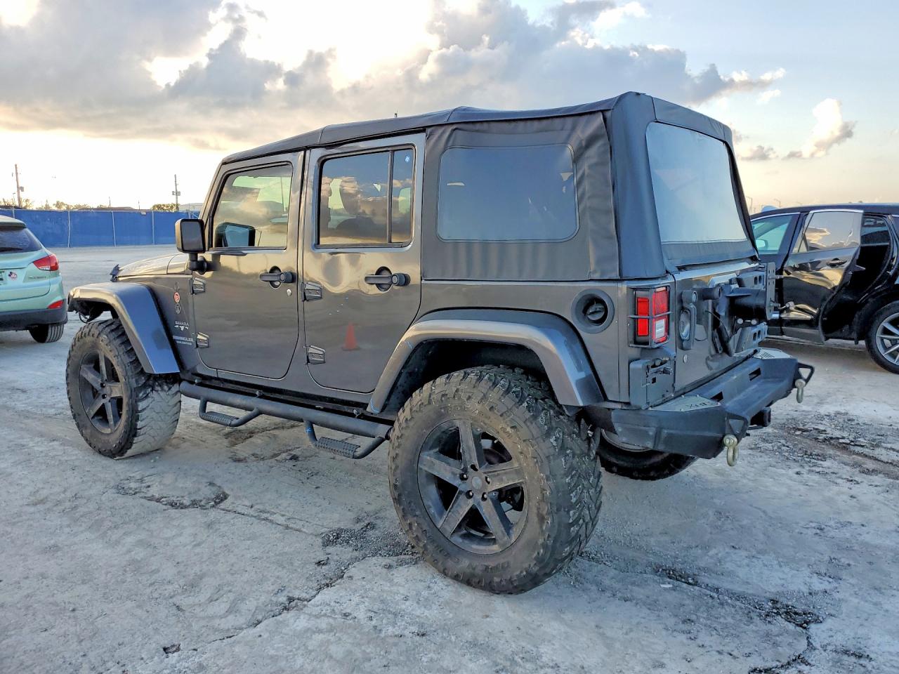 1C4BJWEG4GL268265 · 2016 JEEP WRANGLER UNLIMITED · 2/12