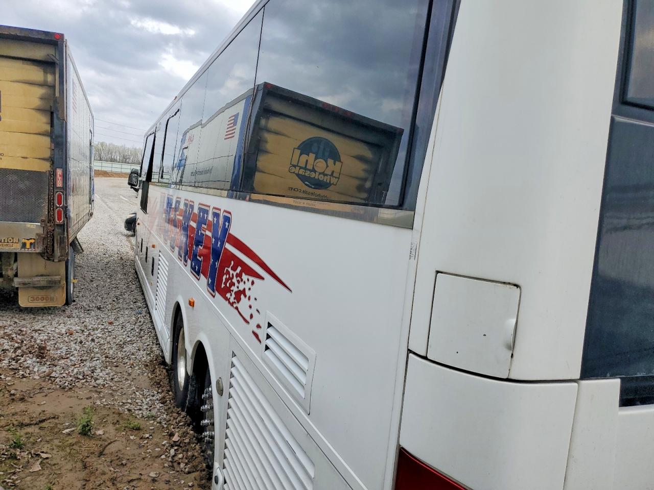YE2XC82B0H3049461 · 2017 VAN HOOL COMMUTER COACH CX · 3/10