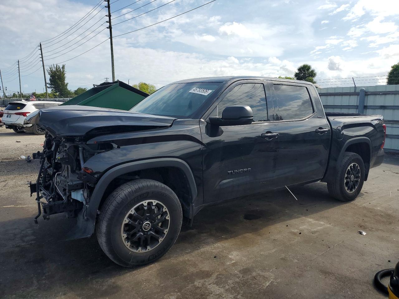 5TFLA5DB5PX115827 · 2023 TOYOTA TUNDRA