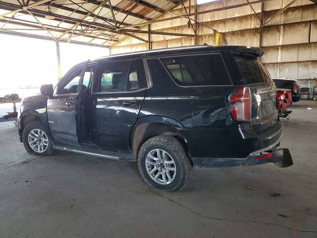 1GNSKNKD1MR360175 · 2021 CHEVROLET TAHOE · 2/13