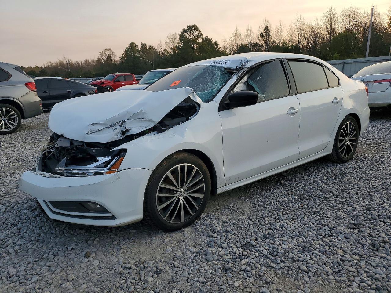 3VWD17AJ2HM353988 · 2017 VOLKSWAGEN JETTA