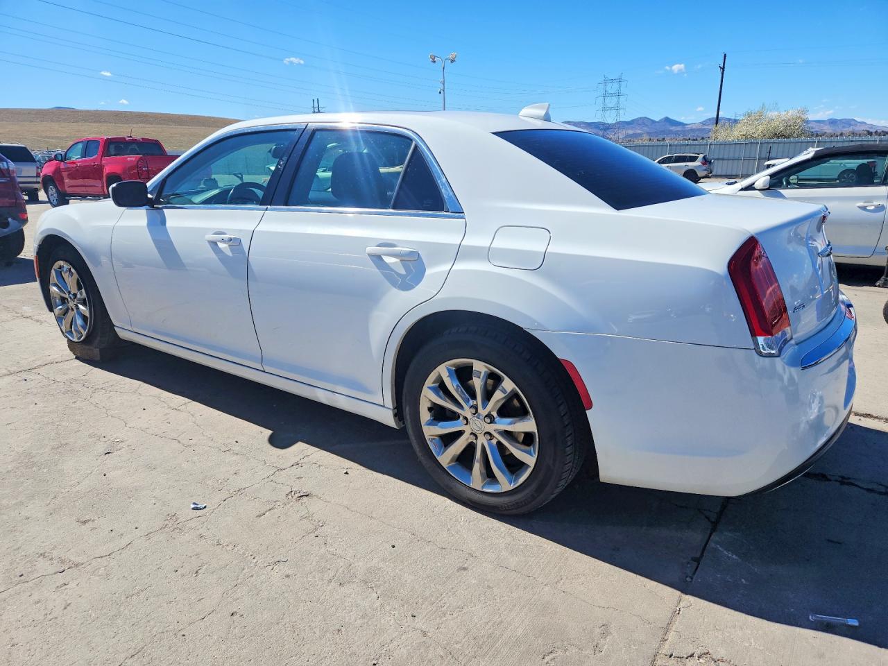 2C3CCARG3GH270506 · 2016 CHRYSLER 300 · 2/12