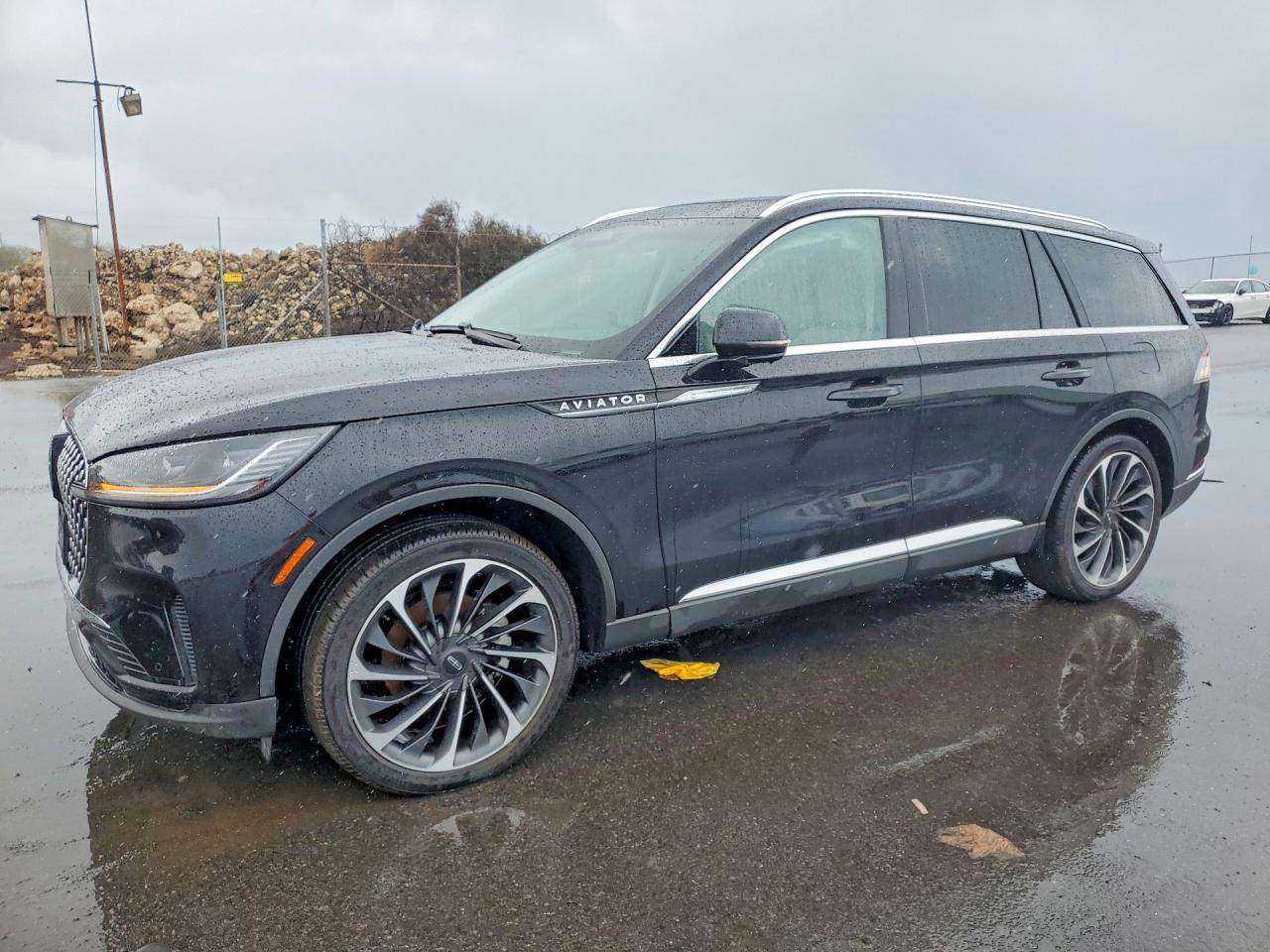 5LM5J7WC8SGL05178 · 2025 LINCOLN AVIATOR