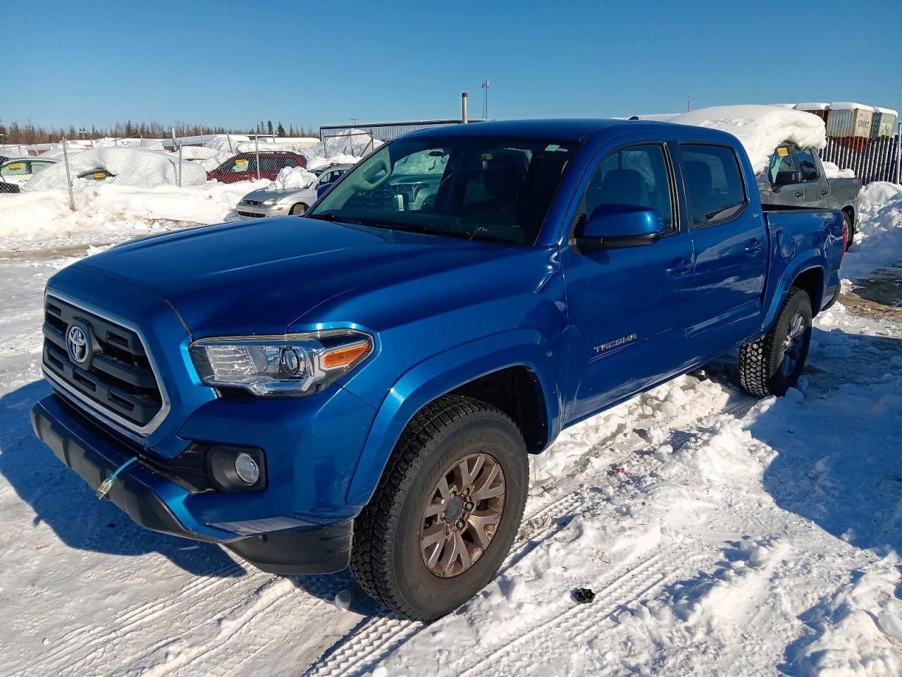 3TMCZ5AN8HM115318 · 2017 TOYOTA TACOMA