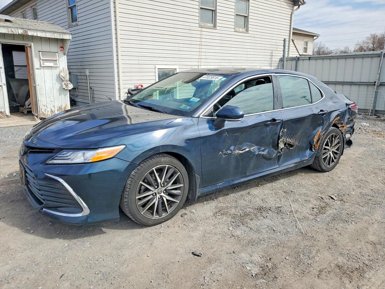 4T1F11AKXMU521363 · 2021 TOYOTA CAMRY