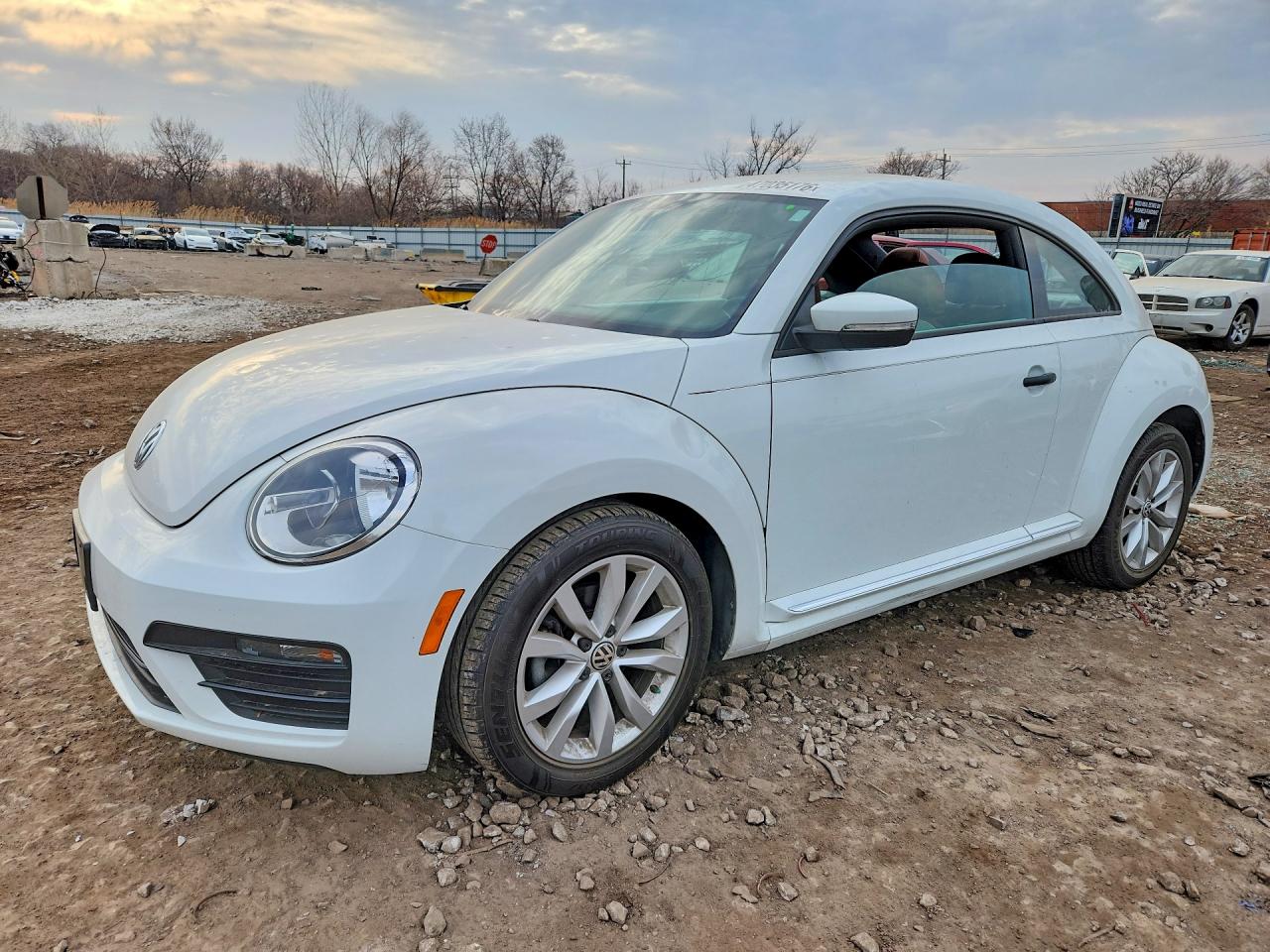 3VWF17AT7HM623114 · 2017 VOLKSWAGEN BEETLE
