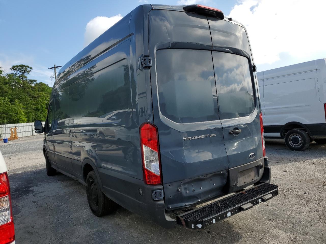 1FTBR3X86LKA72521 · 2020 FORD TRANSIT · 2/13