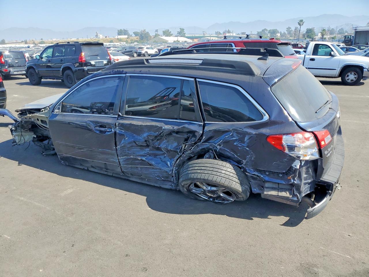 4S4BRDKC8D2288983 · 2013 SUBARU OUTBACK · 2/14