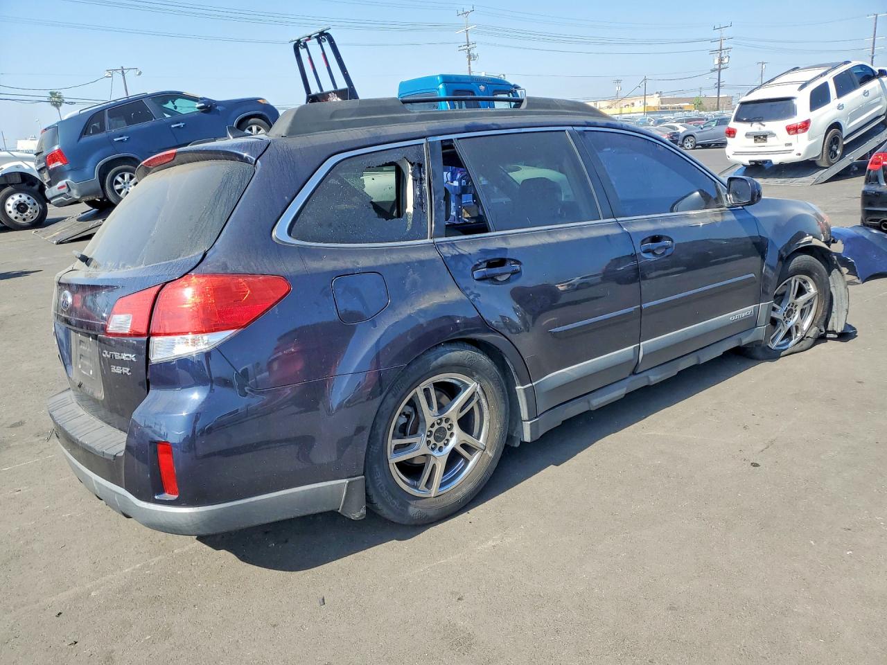 4S4BRDKC8D2288983 · 2013 SUBARU OUTBACK · 3/14