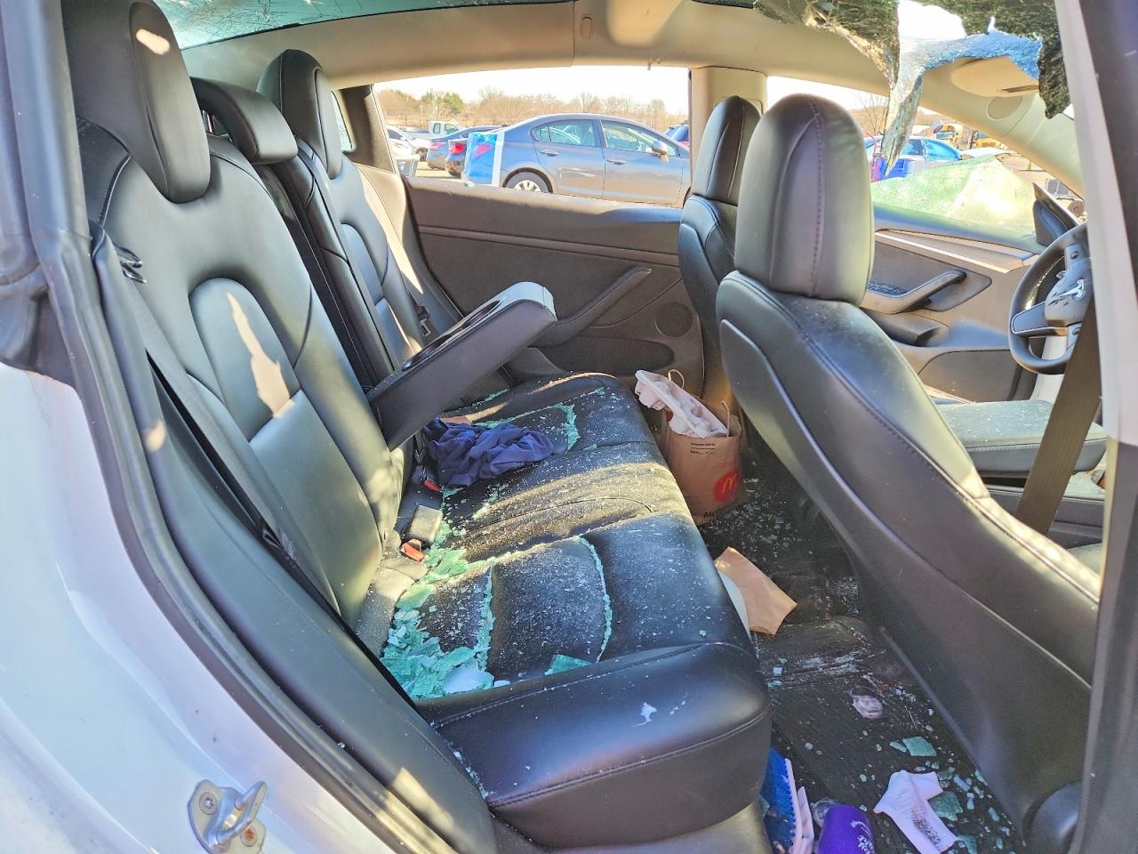 5YJ3E1EA5MF987062 · 2021 TESLA MODEL 3 · 10/12