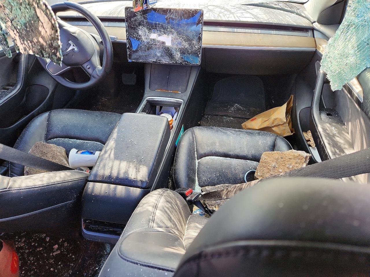 5YJ3E1EA5MF987062 · 2021 TESLA MODEL 3 · 8/12
